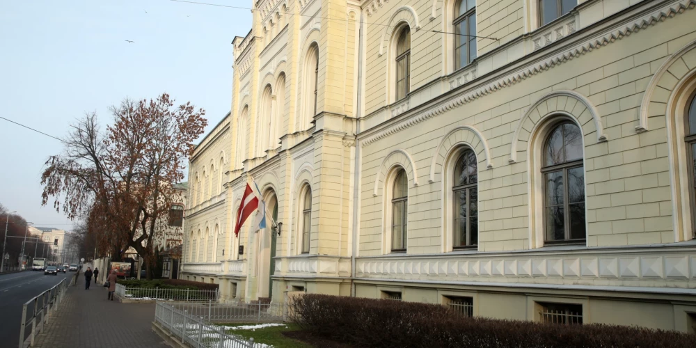 Rīgas Valsts 1. ģimnāzija neizpratnē par ieceri aizliegt iestājpārbaudījumus vidusskolās