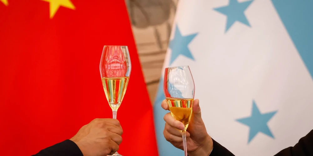 Hondurasa nodibina diplomātiskās attiecības ar Ķīnu, pārtrauc ar Taivānu