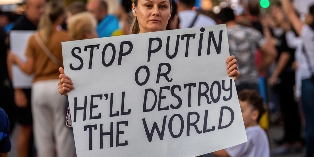 Увеличивает угрозу миру в Европе: как мир реагирует на заявления Путина о размещении ядерного оружия в Беларуси