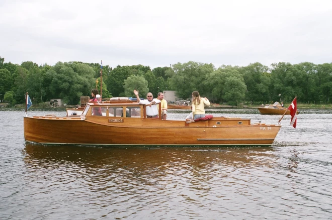 Māra Gaiļa "Ingrida" bija pirmā tāda koka laiva Latvijā. Īsta vecmāmiņa! "Ingridai" ir jau 88 gadi. Tā ir deviņvietīga motorjahta, paredzēta iekšējiem ūdeņiem.