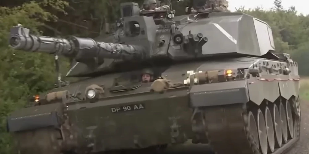 Ukrainā nogādāts jau vismaz viens britu tanks "Challenger-2"