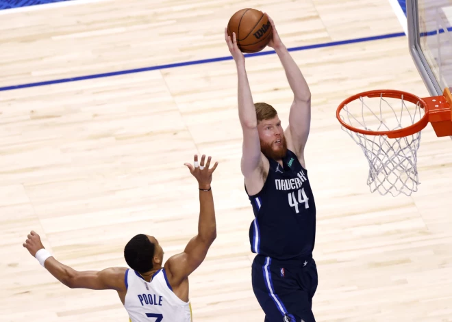 Bertānam NBA seši punkti "Mavericks" uzvarā