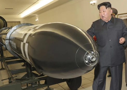 Ziemeļkorejas līderis aicina savu valsti izstrādāt jaudīgākus ieročus