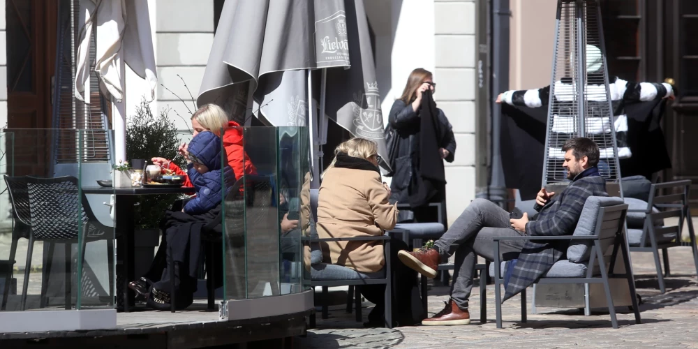 83 procenti Latvijas iedzīvotāju atbalsta PVN samazināšanu sabiedriskajai ēdināšanai