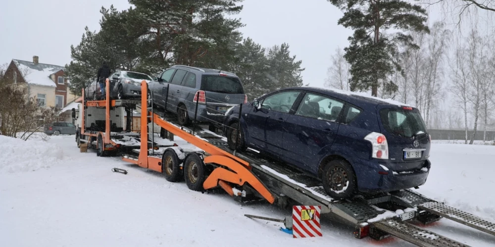 Atbilstoši Ukrainas civiliedzīvotāju atbalsta likumam valstij piekritīgos transportlīdzekļus var nodot bez atlīdzības Ukrainas valdības īpašumā