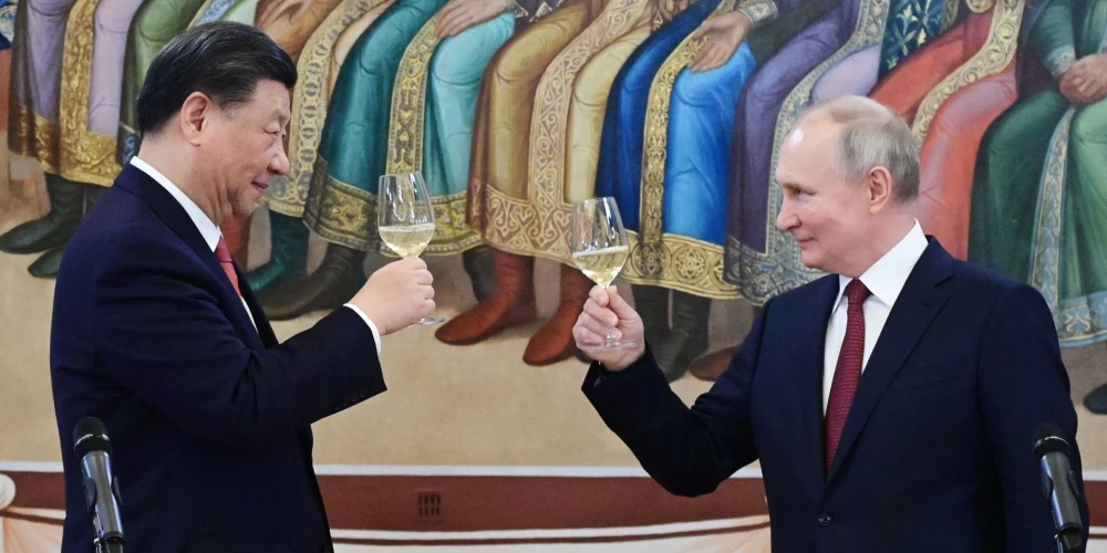Ķīnas imperatora vizīte pie krievu kara noziedznieka: Sji un Putina tikšanās zemūdens akmeņi
