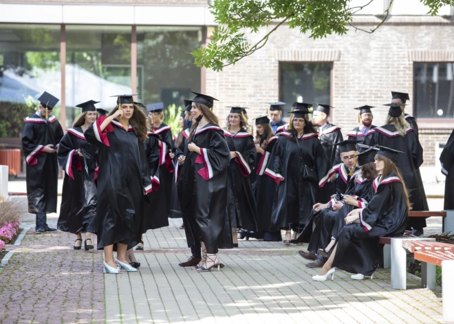 Государственный vs частный: соотношение количества студентов на одного преподавателя в вузах Латвии