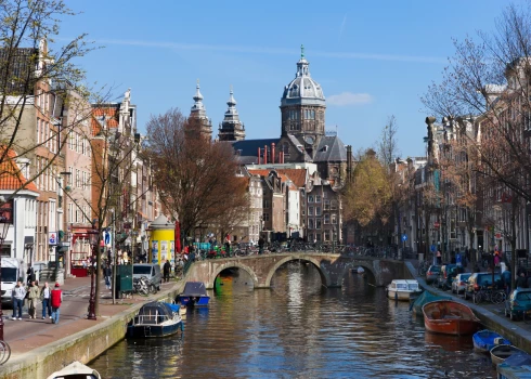 Amsterdama uzsāk pret britu tūristiem vērstu kampaņu 