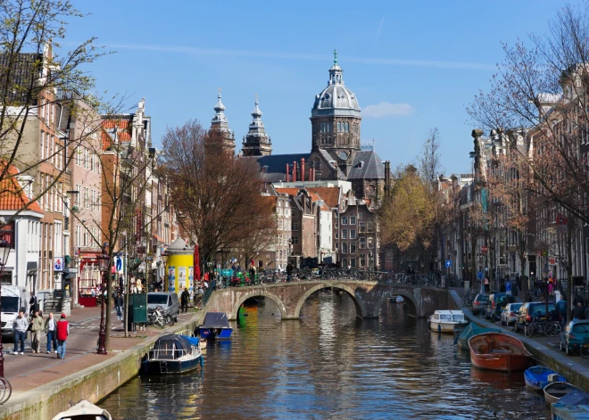 Amsterdama uzsāk pret britu tūristiem vērstu kampaņu