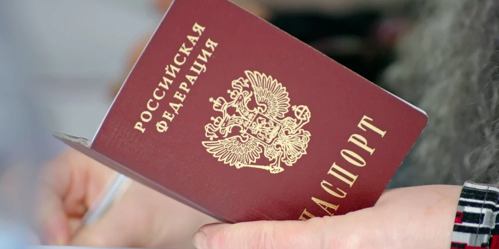 Krievijas pilsoņus, kuri nepildīs likumu, varēs piespiedu kārtā nogādāt uz robežu