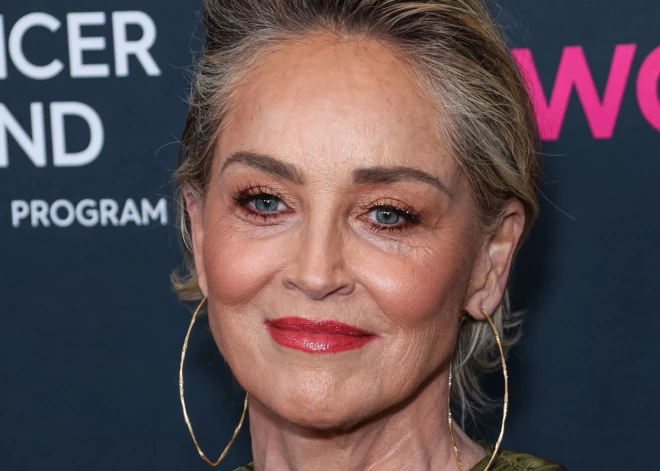 Занятия живописью помогли Шэрон Стоун пережить потерю близких