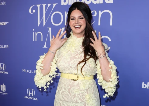 Dziedātāja Lana del Reja.