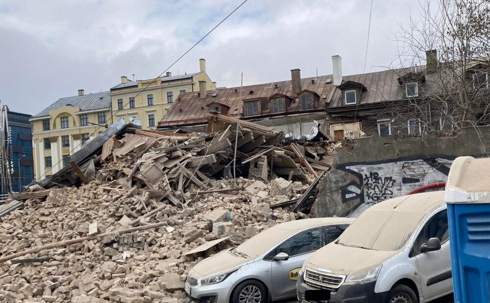 Rīgas centrā sabrukusī māja bija iekļauta Būvniecības valsts kontroles biroja pārbaudāmo objektu sarakstā