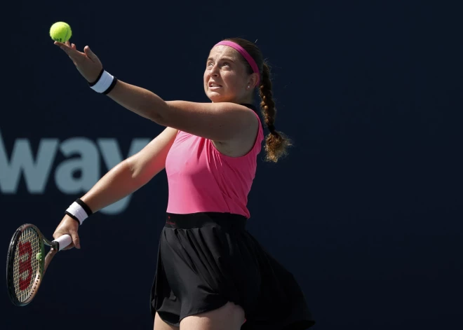 Aļona Ostapenko arī pēc slimības ir gatava palīdzēt Latvijas izlasei