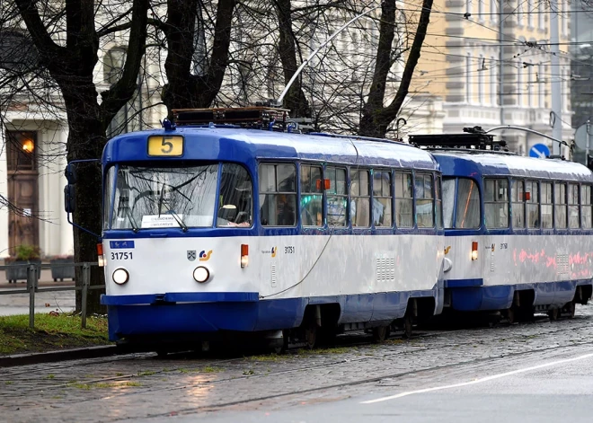 Personām ar invaliditāti par 25,32 eiro plāno palielināt transporta pabalsta apmēru