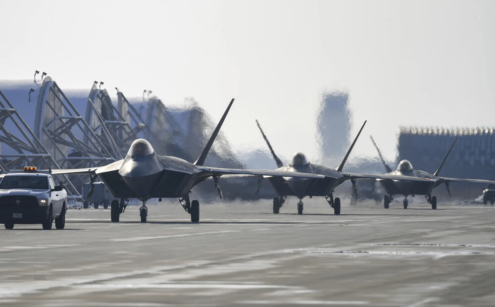 ASV par simbolisku dolāru pārdos Polijai 24 iznīcinātājus F-22 