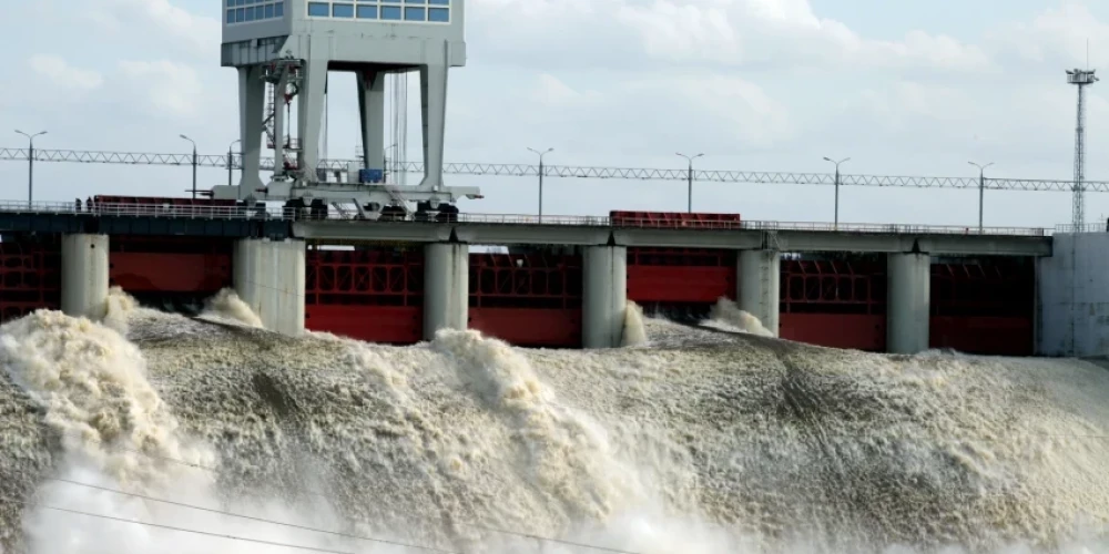 Плявиньская ГЭС открывает шлюзы. Важная информация для тех, кто хочет посмотреть на это уникальное зрелище