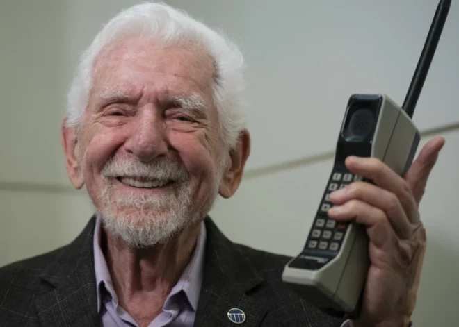 "Джоэл, я говорю с тобой по сотовому": 50 лет назад состоялся первый в истории звонок по мобильнику