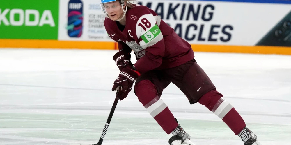 Rodrigo Ābols Latvijas hokeja izlases kreklā.