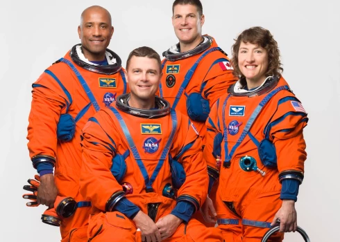 NASA atklāj astronautus, kas dosies uz Mēnesi