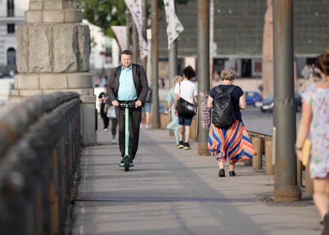 Для электросамокатов Bolt по всей Латвии уже с пятницы будет ограничена скорость движения