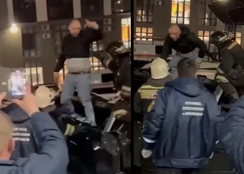 По словам очевидцев, упавший с 19-го этажа на машину мужчина был весел и пел песни