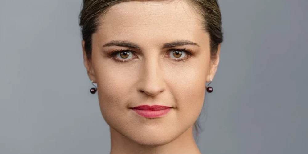 Marta Spārniņa ir viena no "Sinfonietta Riga" vadošajām mūziķēm - pirmā vijole un orķestra koncertmeistare. Orķestra spēles pieredzi guvusi dažādos orķestros, tajā skaitā Gustava Mālera Jauniešu orķestrī, Eiropas Savienības Jauniešu orķestrī. Kopš 2019. gada - docētāja Jāzepa Vītola Latvijas Mūzikas akadēmijā.