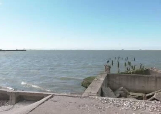 В Лиепае на берегу моря найдено тело женщины: ее личность не установлена