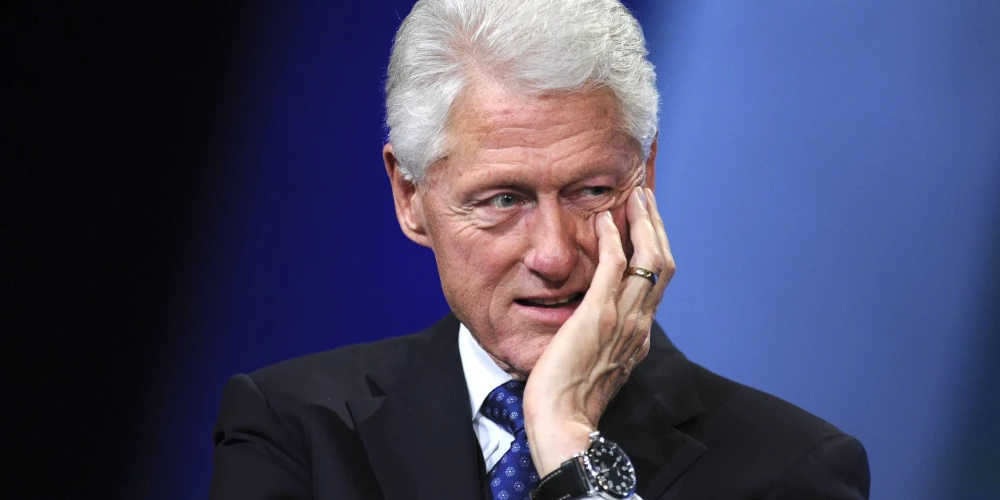Bils Klintons nožēlo, ka 1994. gadā pārliecināja Ukrainu atteikties no kodolieročiem