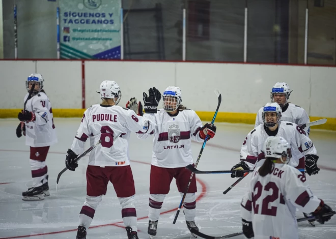 Latvijas sieviešu hokeja izlasei pārliecinošs panākums pret Islandi
