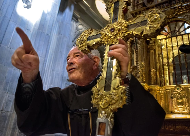 Krusta, pie kura piesita Jēzu, skaidas glabājas arī Latvijā: svēto relikviju brīnumainie piedzīvojumi. FOTO. VIDEO