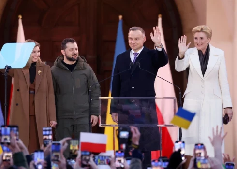 "Шлем сигнал в Кремль — поляков и украинцев вам не удастся разделить": как прошел визит Зеленского в Варшаву