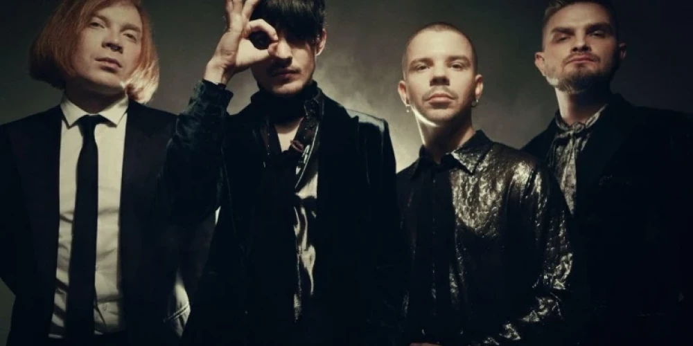 «Пошлая Молли» — украинская рок-группа, основанная музыкантом из города Змиёва, Харьковская область, Кириллом Тимошенко, более известным под псевдонимом Кирилл Бледный. Группа является одним из самых ярких представителей синти-панка в Украине, совмещая поп-панк с электронной музыкой. Пошлая Молли набрала свою популярность в 2017 году, в частности в социальной сети «ВКонтакте»