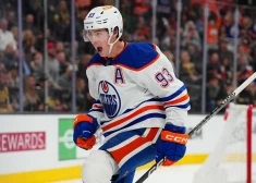 Ņūdžents-Hopkinss kļūst par trešo "Oilers" hokejistu, kurš šosezon sasniedzis 100 punktu robežu