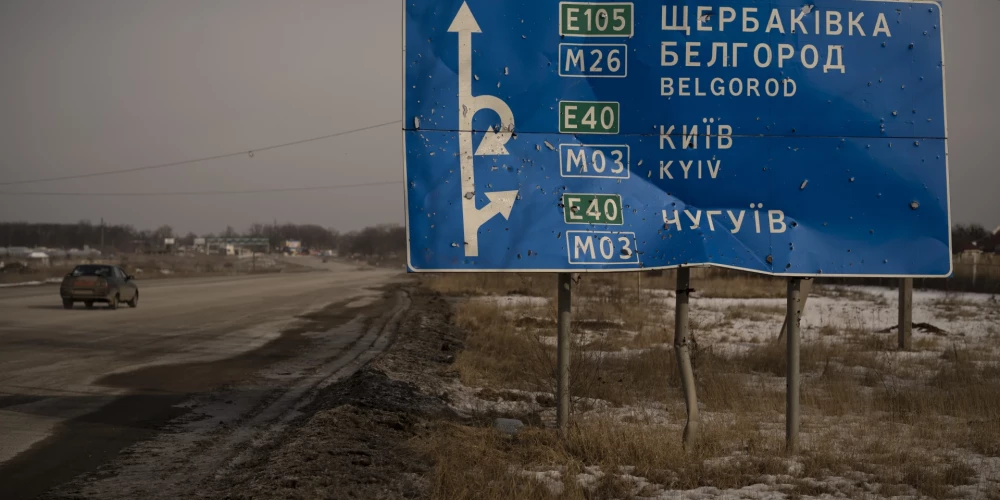 Belgorodas apgabala galva Vjačeslavs Gladkovs norādīja, ka svētku dēļ pakļaut riskam cilvēkus neviens negrasās.