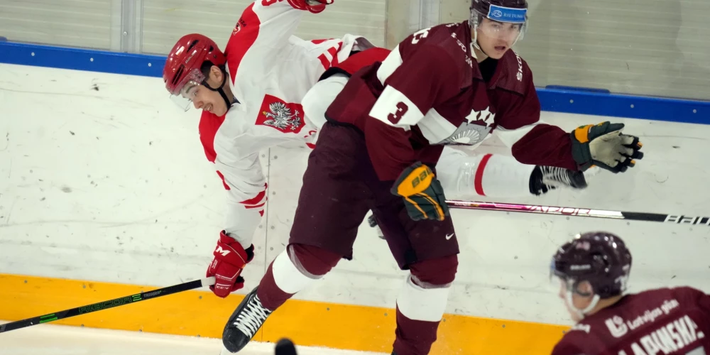 Pārbaudes spēle hokejā, kurā tiekas Latvijas un Polijas valstsvienības, pirms gaidāmā pasaules čempionāta.