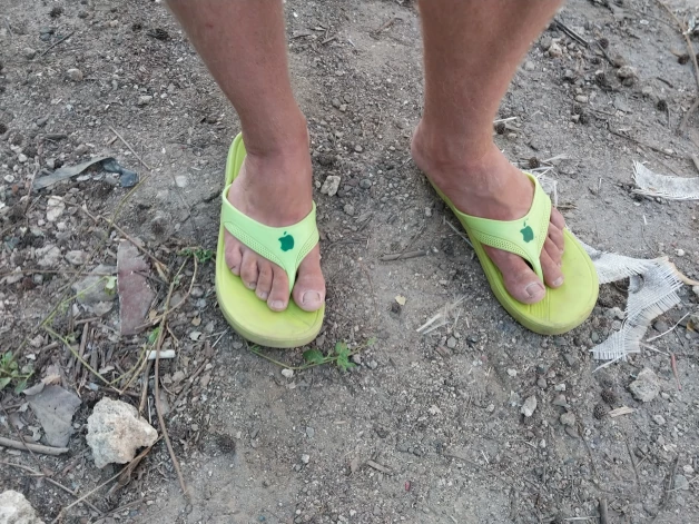 Šo to somālieši no laivas bija nozaguši, toties atstājuši fotoaparātu un dāvanā tīši vai netīši šīs iešļūcenes.