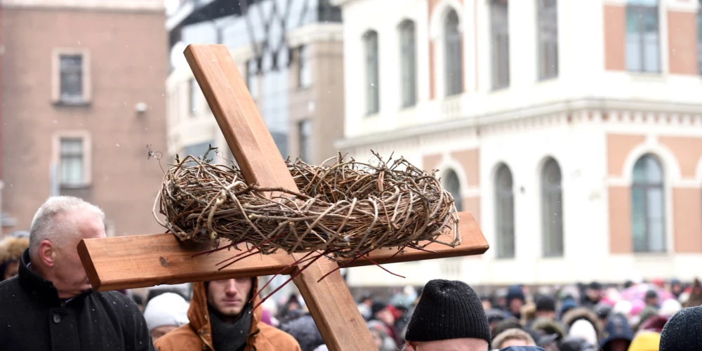 Крестный ход начнется от собора Святого Иакова и пройдет по улицам и площадям Вецриги.