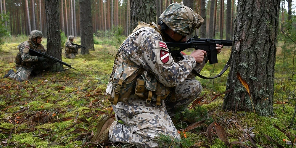 VAD karavīriem plānots izmaksāt divreiz lielāku kompensāciju nekā Igaunijā, Lietuvā vai Somijā