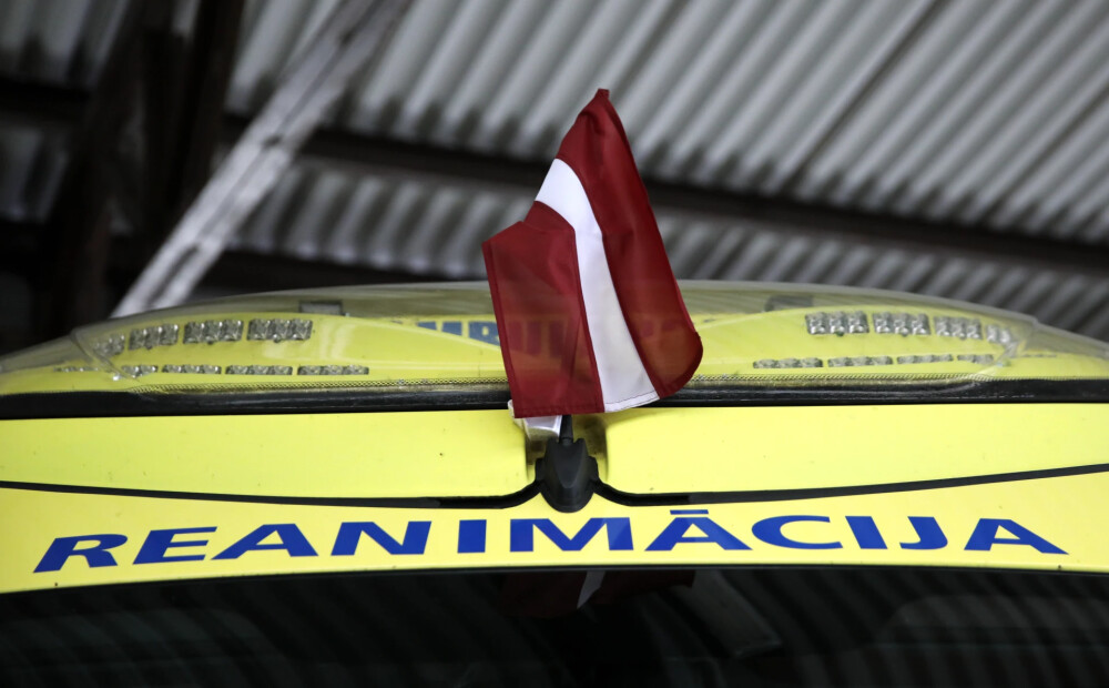 Sestdien avārijās Latvijā cietis 21 cilvēks; tostarp 7 skrejriteņu vadītāji
