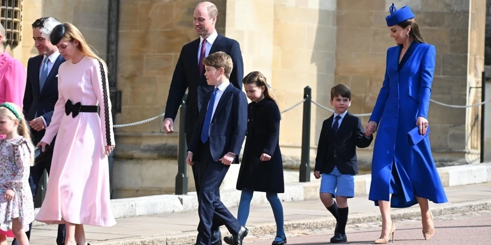ФОТО: принцесса Кэтрин и принц Уильям впервые взяли всех своих детей на службу по случаю Пасхи