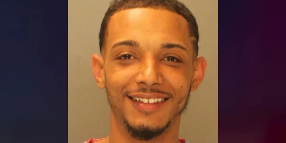 Тони Сондерс