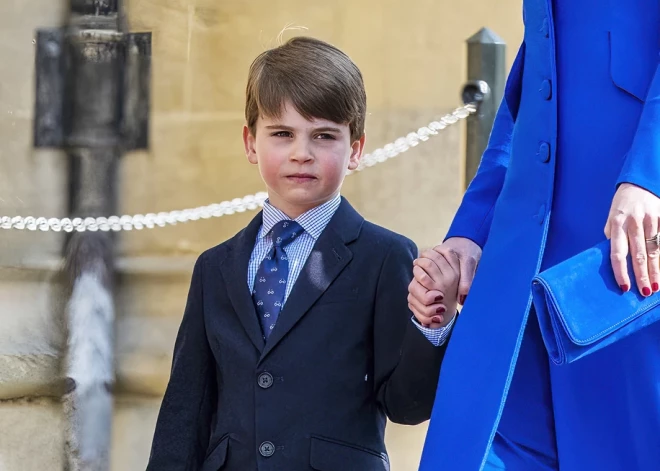 Atklāts, kāds burvīgs aksesuārs bija princim Luisam, kad viņš kopā ar ģimeni apmeklēja Lieldienu dievkalpojumu