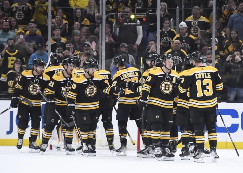 Bostonas "Bruins" labo NHL rekordu sezonā izcīnītajos punktos