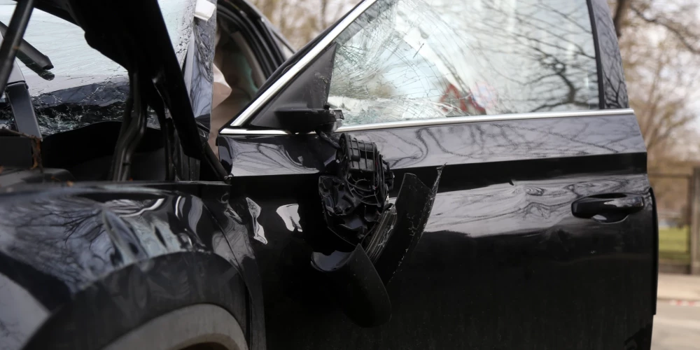 Cēsu novadā avārijā gājis bojā automašīnas vadītājs