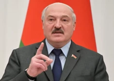 Lukašenko — hermafrodīts? Zimbabves pirmā lēdija tikai gribēja izteikt komplimentu