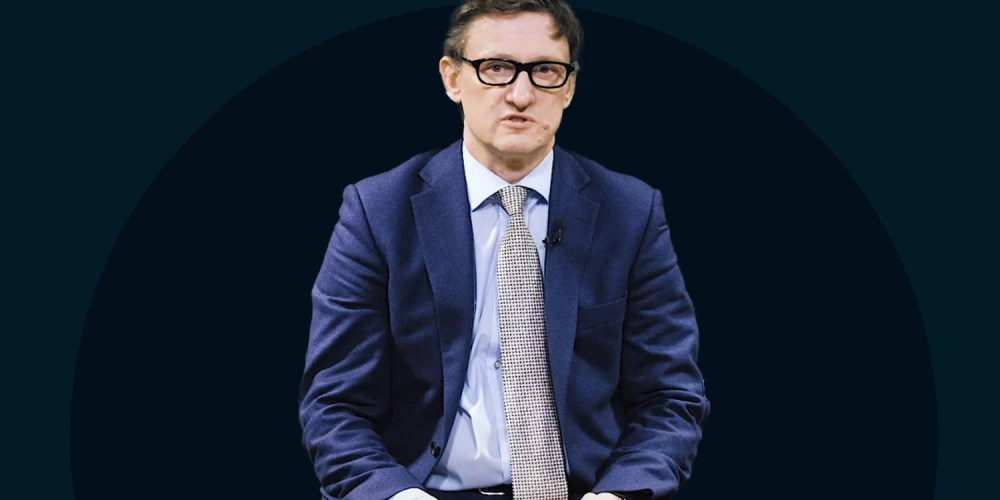 "Šobrīd nekādu vienošanos nav, bet zondēšana notiek. Tas var iet pat tik tālu, ka īstās sarunas sāksies tikai ar otro kārtu," pārliecināts ir Liepnieks.