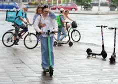 Латвия – одна из немногих стран, где электросамокатам разрешено ездить по тротуарам