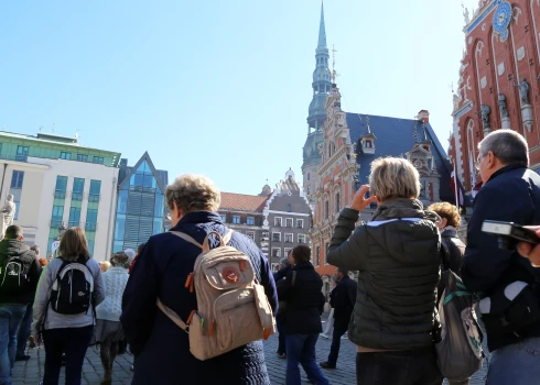 Latvijas tūrisma mītnēs viesu pavadīto nakšu skaits februārī pieaudzis par 41,4%