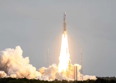 Raķetes "Ariane 5" pacelšanās brīdis